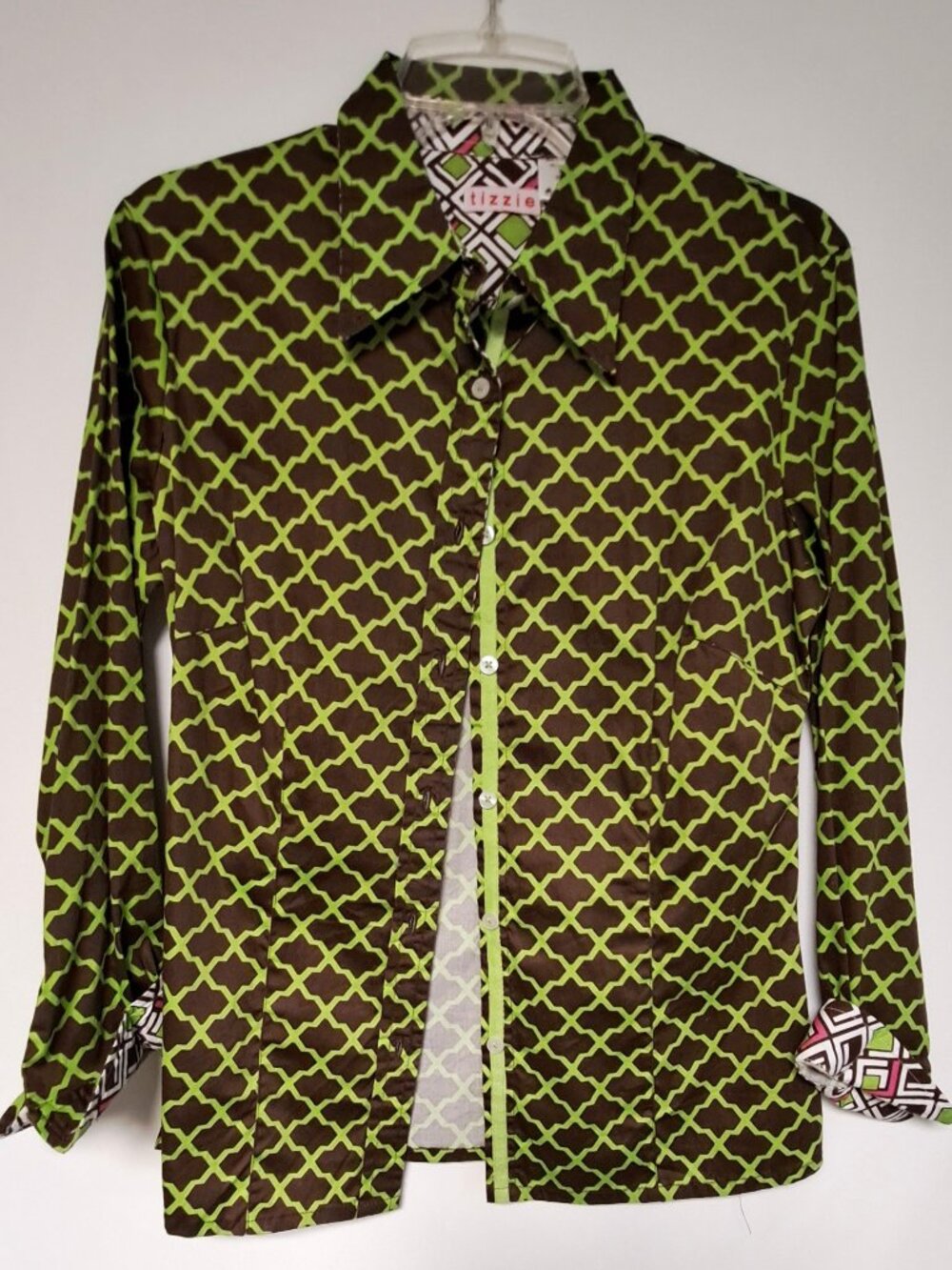 TIZZIE LADIES COTTON BLOUSE LIME GREEN & BROWN QUATREFOIL DESIGN SIZE MED